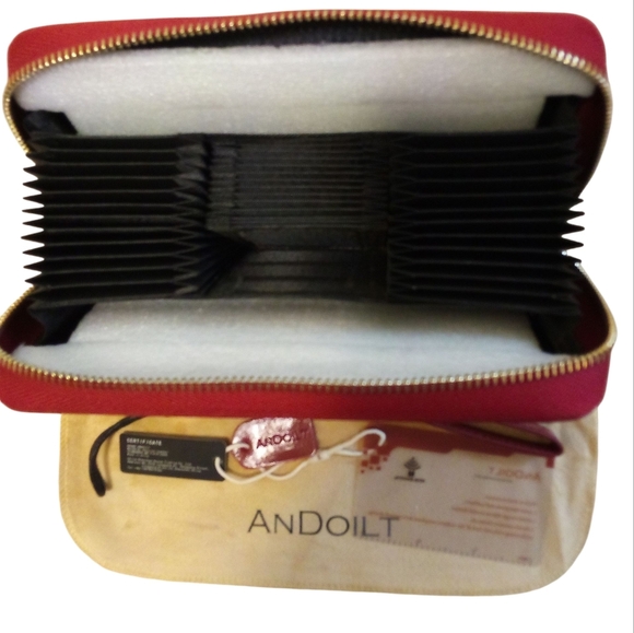 Andoilt Women’s Leather Zip Around Wristlet RFID Blocking Inside Zippered Pocket - Picture 6 of 11